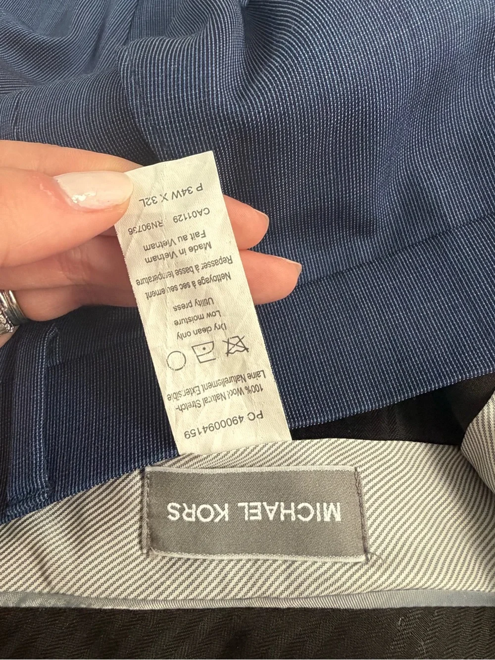NEW Michael kors dark blue men’s suit